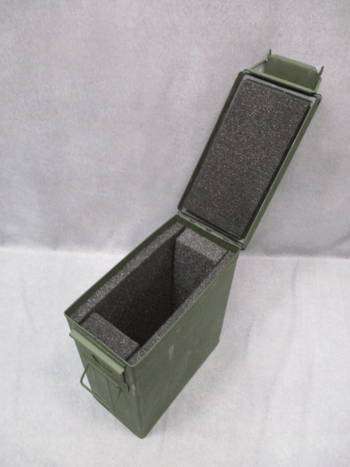 USGI PVS-7B Night Vision Goggle Transport Ammo Can Foam Padded OD Green