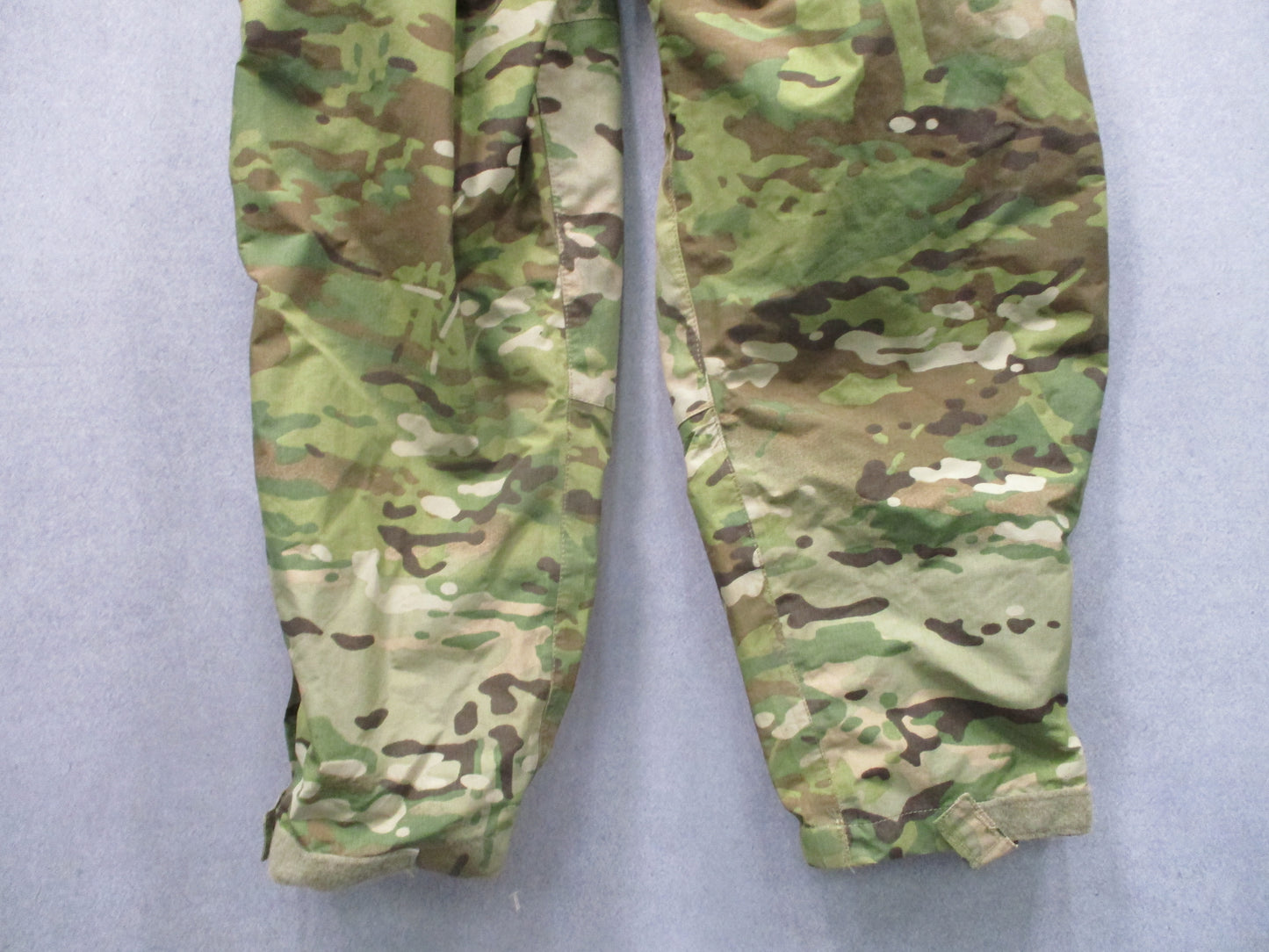 USGI ECWCS Gen III Level 6 Gore-Tex Pants Multicam M-R 8415-01-580-2468
