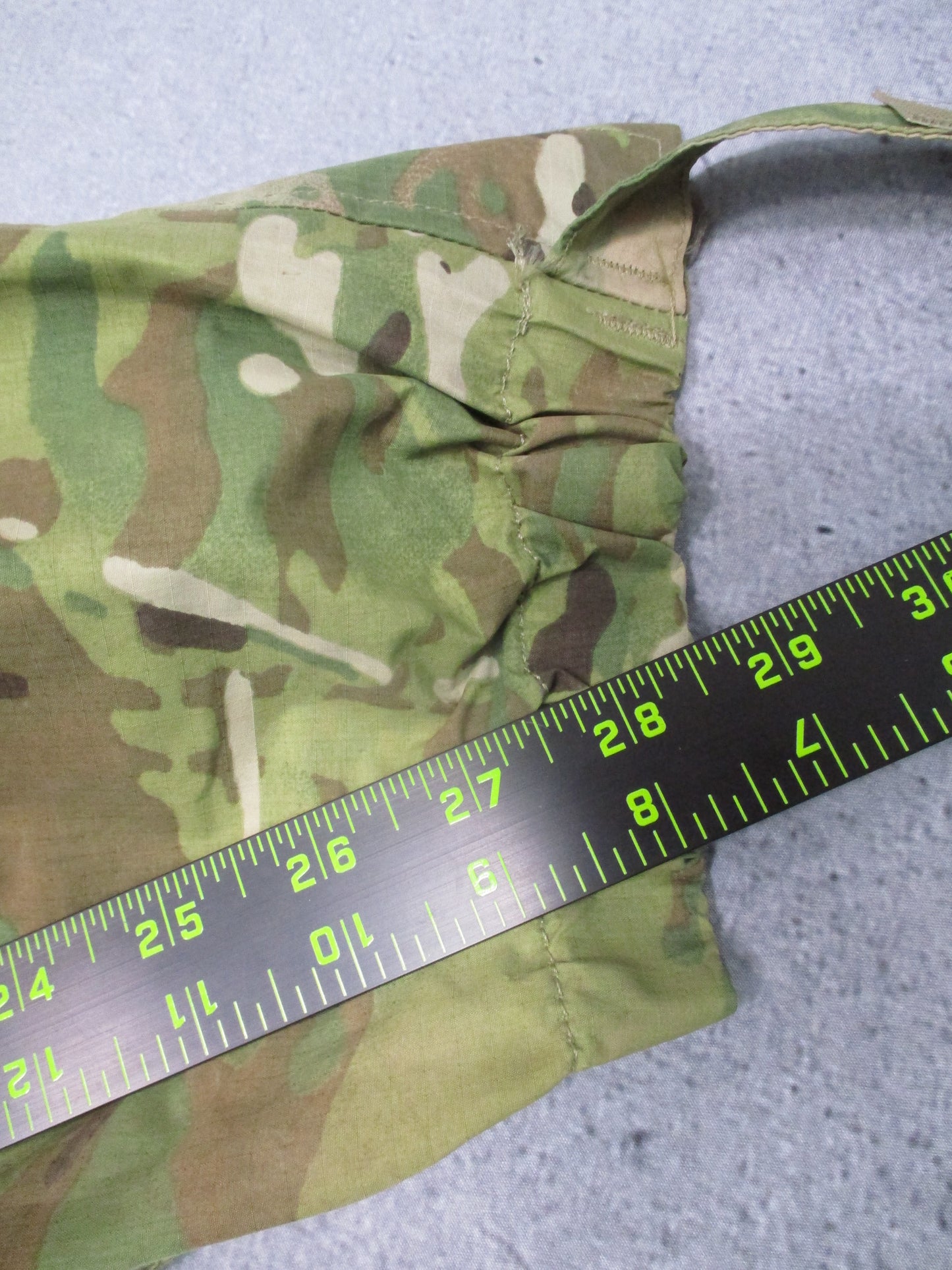 USGI ECWCS Gen III Level 6 Gore-Tex Pants Multicam M-R 8415-01-580-2468