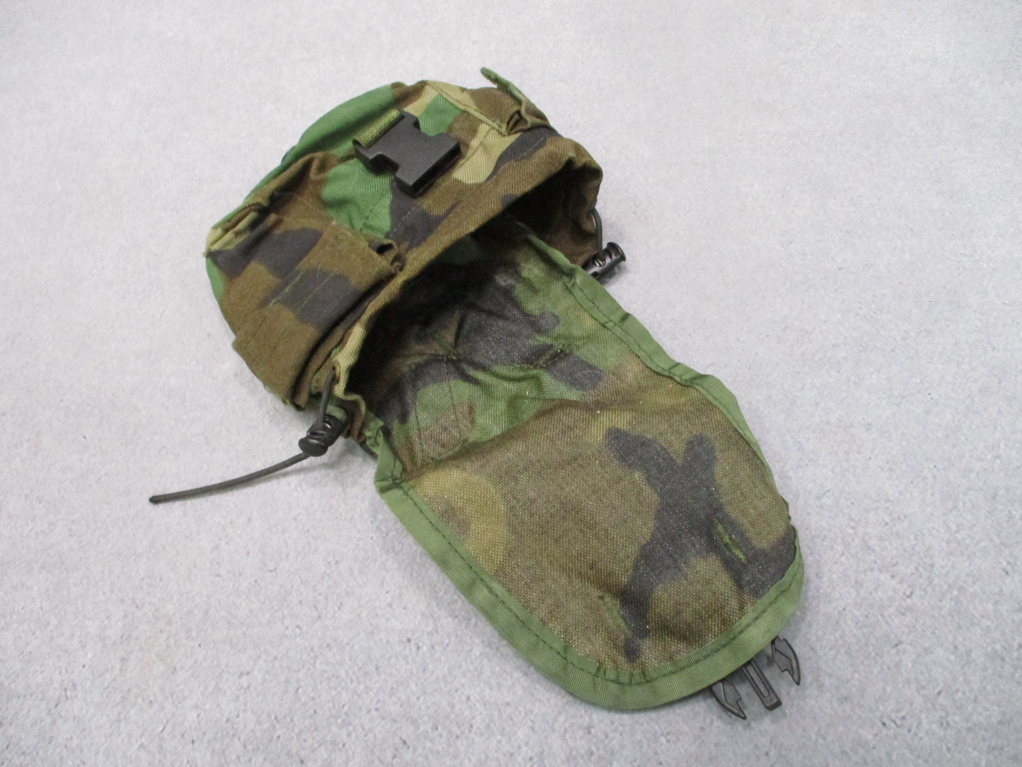 USGI MOLLE II Woodland Canteen Utility Pouch SDS F205411 NSN 8465-01-484-0450