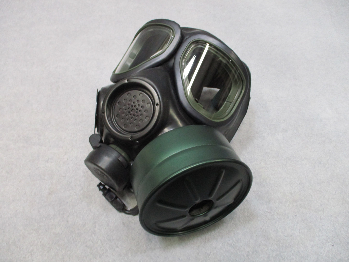 Lot of 2 USGI 40mm Gas Mask Filters C2A1 M40 NATO Threaded Canisters Sealed