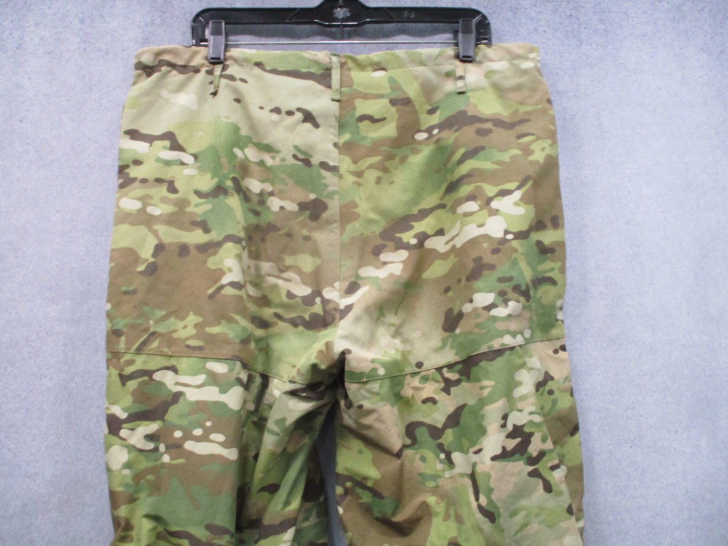 USGI ECWCS Gen III Level 6 Gore-Tex Pants Multicam M-R 8415-01-580-2468