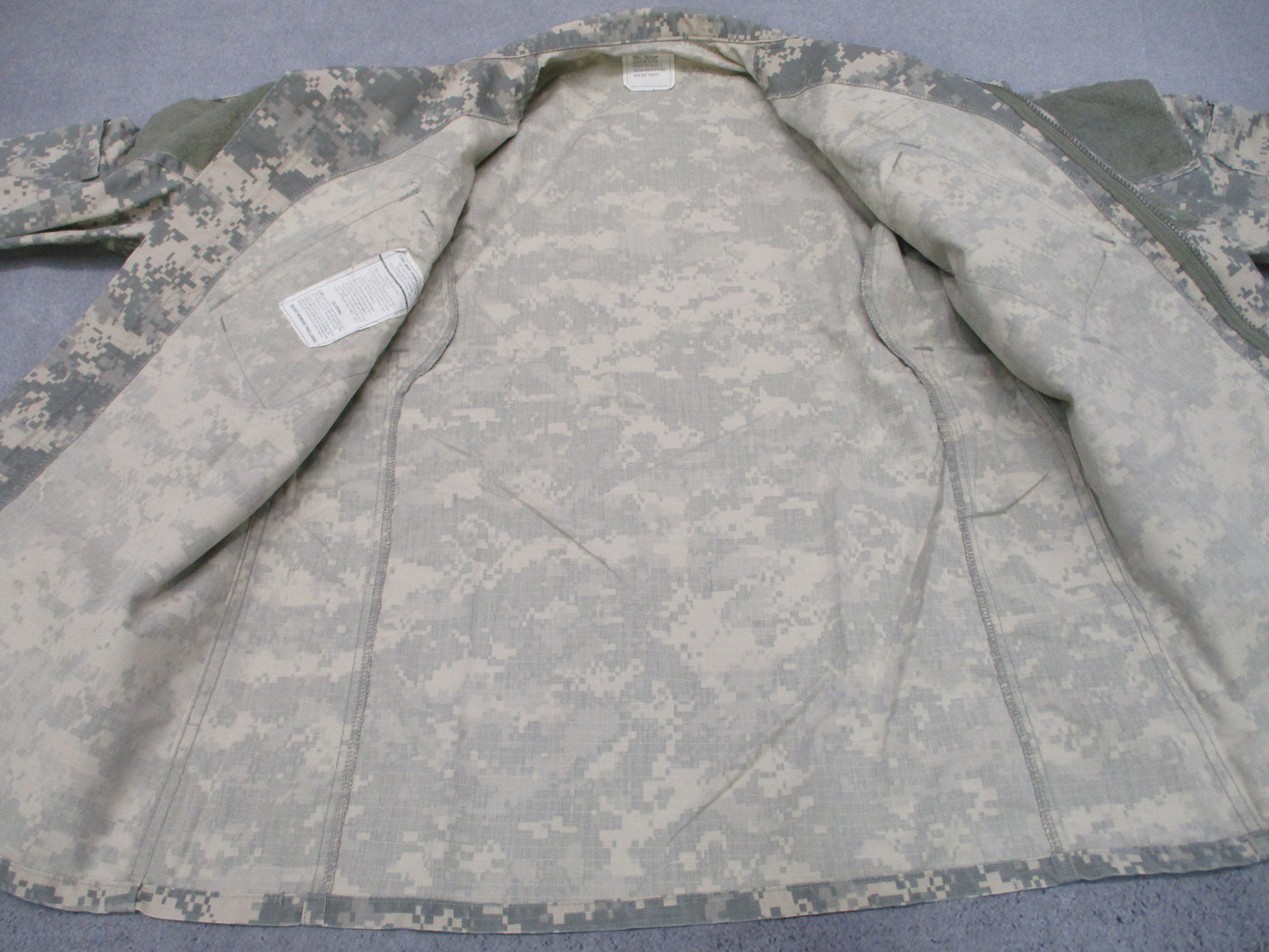 USGI ACU UCP Digital Camo Army Combat Coat Shirt 50/50 Nylon Cotton Surplus
