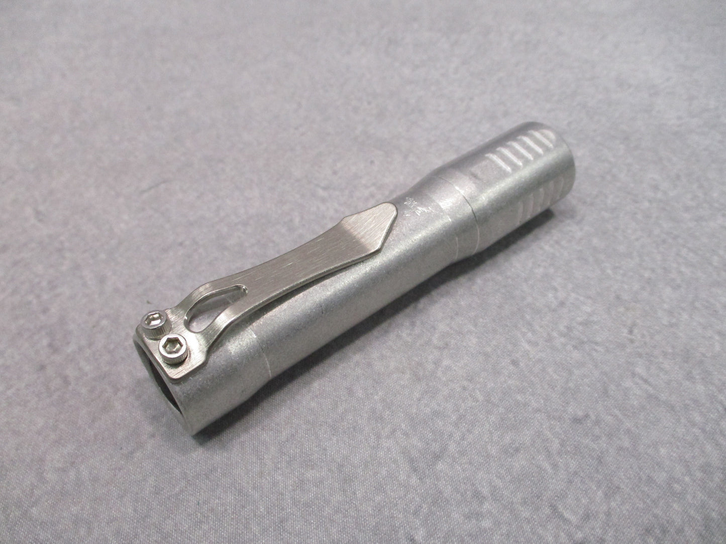 FocusWorks F2 Flashlight Aluminum 5000K Samsung LH351D FW-541 Pocket Clip
