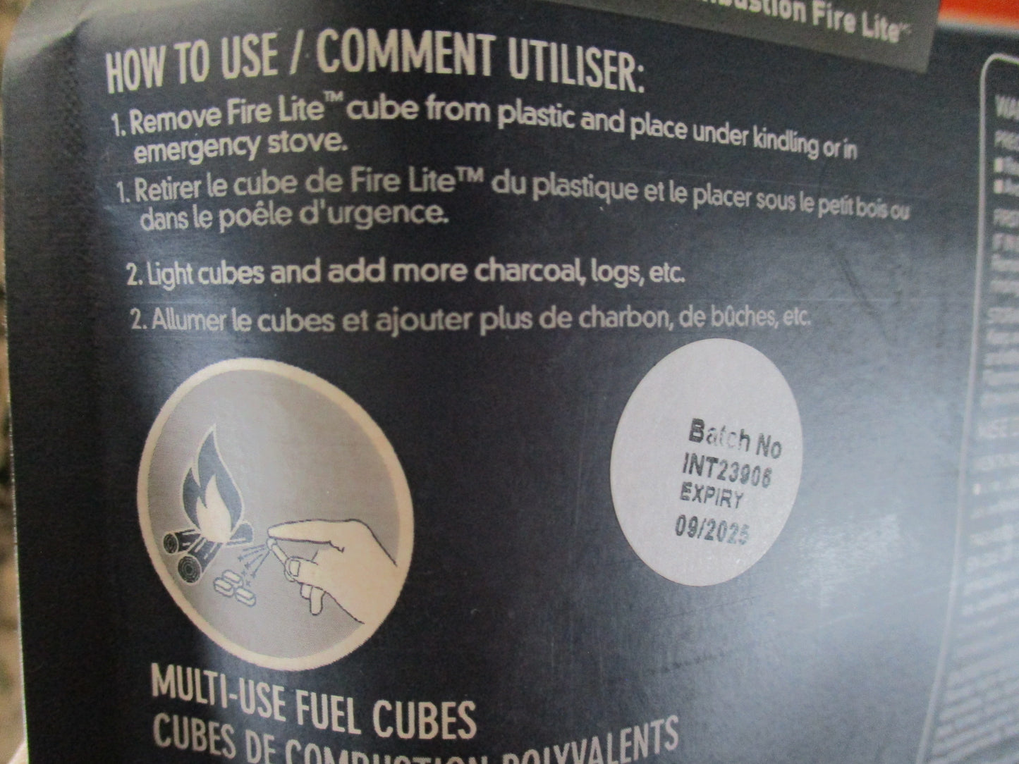 Survival Gear fire starting kit set fuel cubes cotton tinder magnesium striker