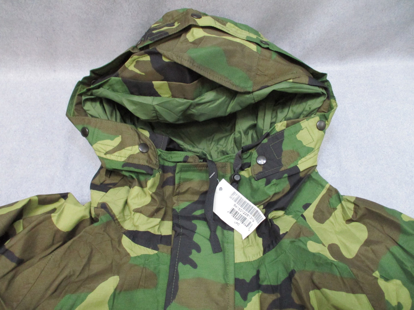 ARMY ISSUE WOODLAND BDU GORE-TEX JACKET WET/COLD WEATHER PARKA LARGE/REGULAR