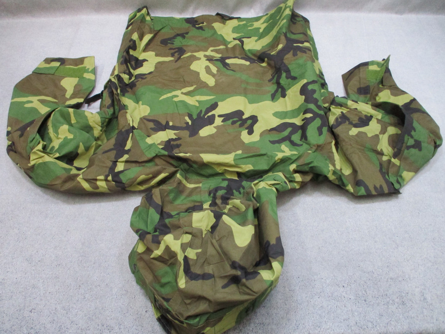 ARMY ISSUE WOODLAND BDU GORE-TEX JACKET WET/COLD WEATHER PARKA LARGE/REGULAR