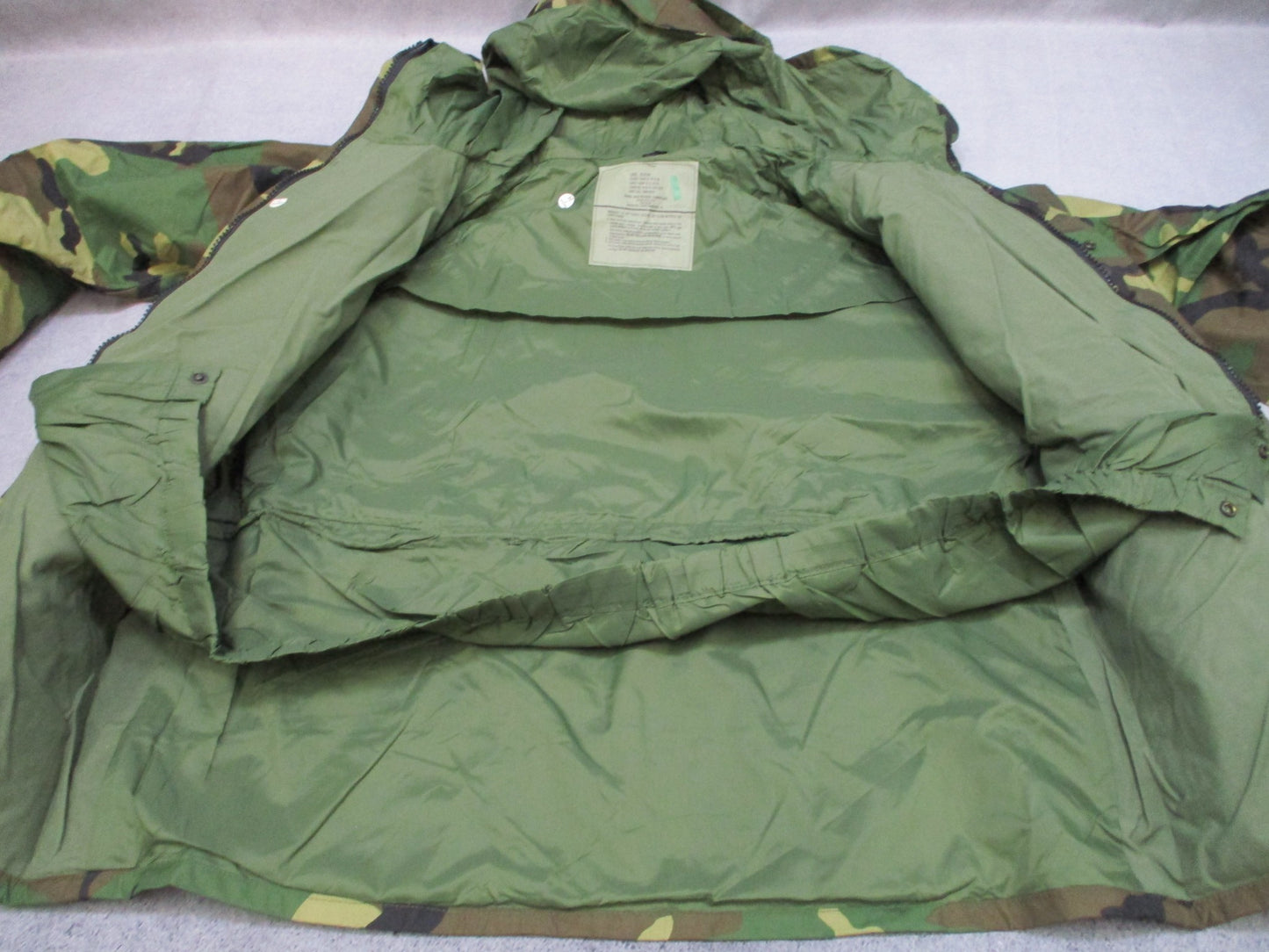 ARMY ISSUE WOODLAND BDU GORE-TEX JACKET WET/COLD WEATHER PARKA LARGE/REGULAR