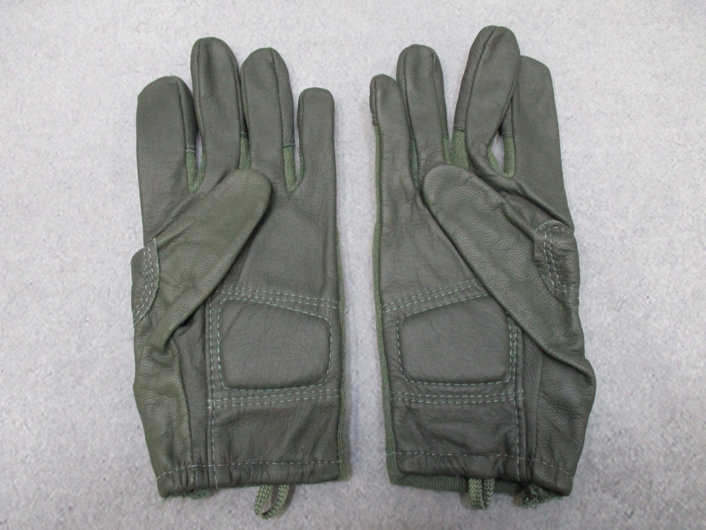 US ARMY COMBAT GLOVES TYPE II CAPACITIVE SMALL SHOOTER GLOVE CUT/FIRE RESISTANT