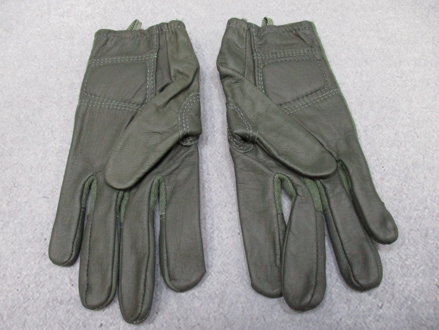 US ARMY COMBAT GLOVES TYPE II CAPACITIVE SMALL SHOOTER GLOVE CUT/FIRE RESISTANT