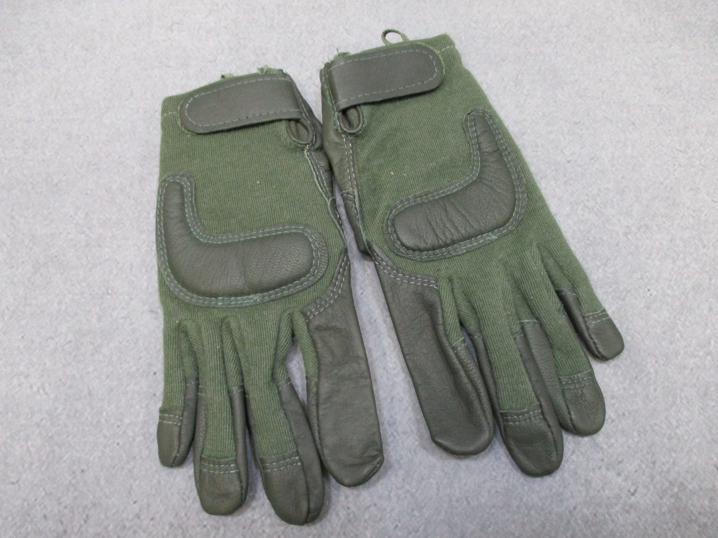 US ARMY COMBAT GLOVES TYPE II CAPACITIVE SMALL SHOOTER GLOVE CUT/FIRE RESISTANT