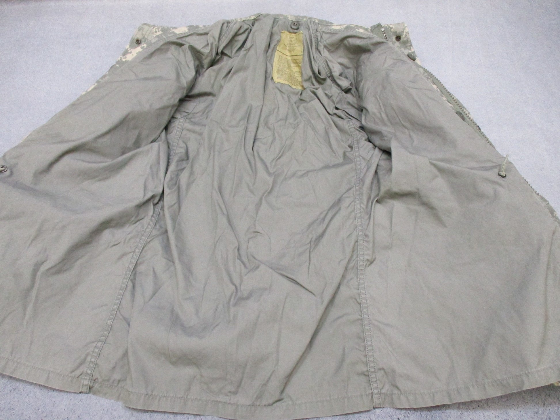 USGI ARMY ACU DIGITAL M-65 FIELD JACKET SMALL/LONG M65 COLD WEATHER COAT UCP - Centex Military Gear