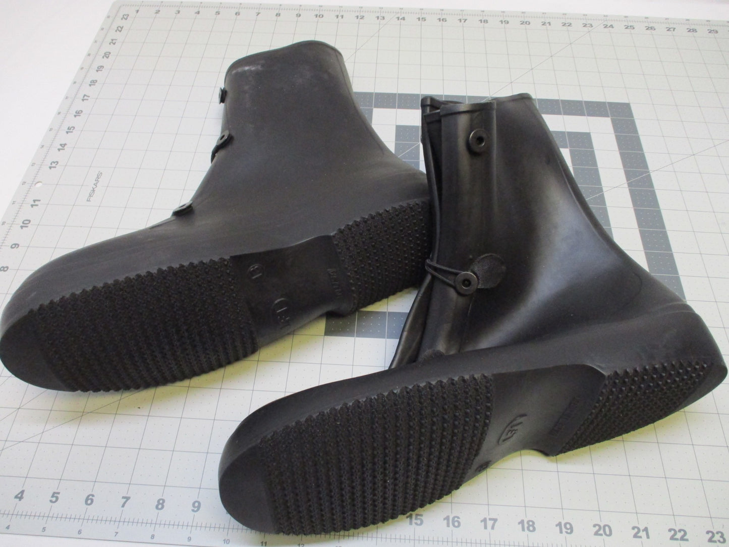NEW USGI RUBBER OVERBOOTS MILITARY WET WEATHER OIL BOOT COVERS SLIP-ON SIZE: 12