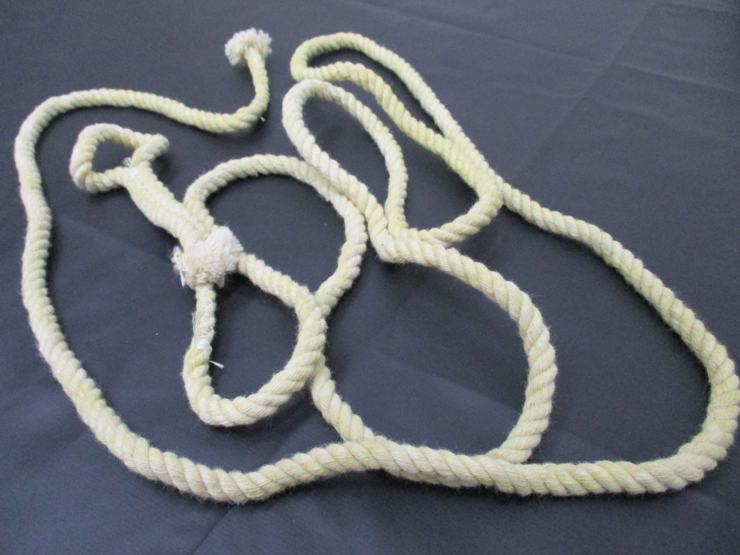 US MILITARY U.S.G.I SHELTER HALF TENT WHITE GUY CORD ROPE QTY (1) STRING (USED)