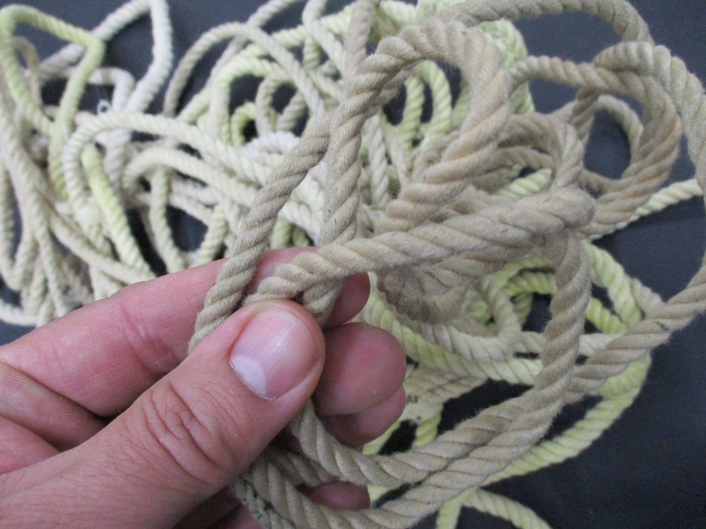 US MILITARY U.S.G.I SHELTER HALF TENT WHITE GUY CORD ROPE QTY (1) STRING (USED)