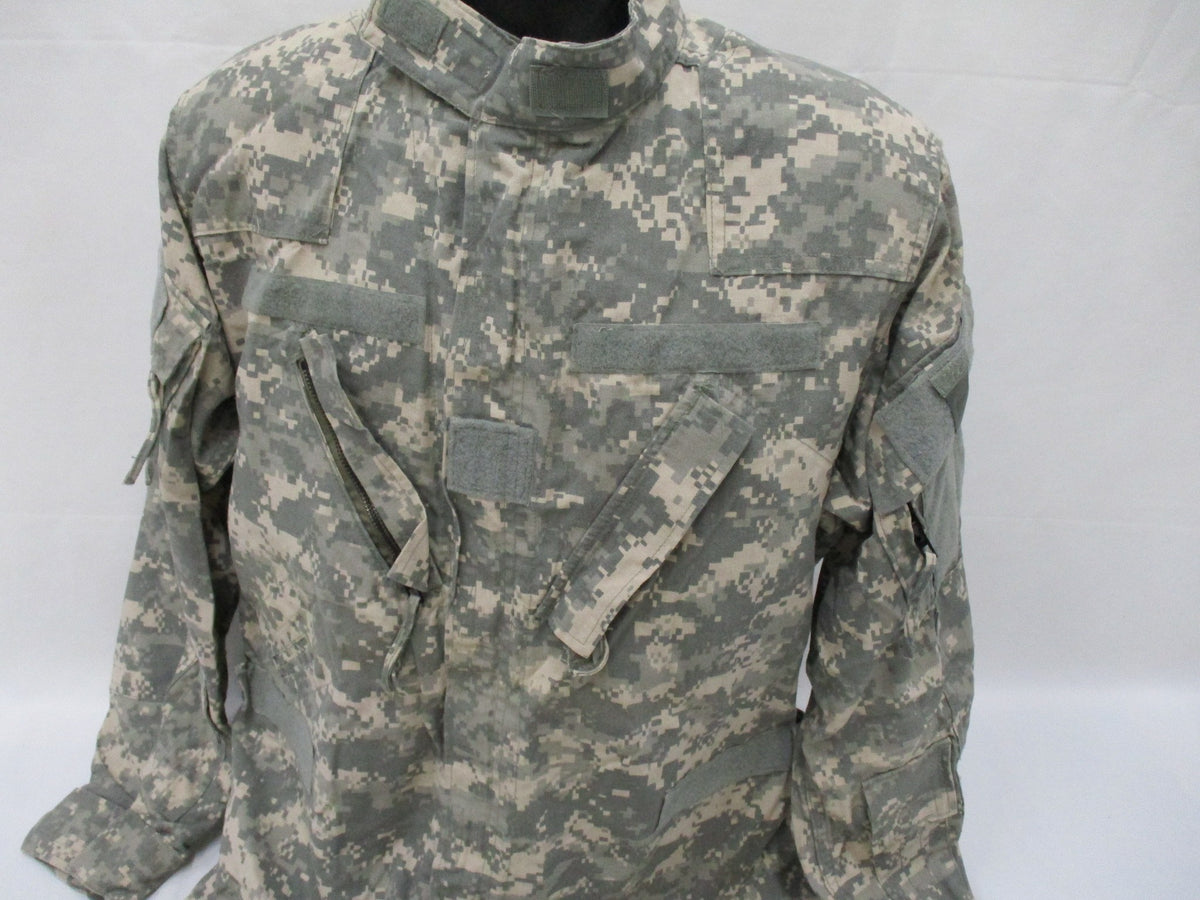 US Army aviation uniform shirt in ACU digital camouflage with aircrew combat design, featuring aramid coat and tactical details.