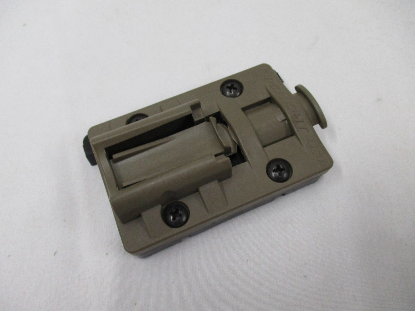 USED FIRST LIGHT TOMAHAWK T-MAX TORQ TRS MOLLE BLADE MOUNT ADAPTER COYOTE TAN