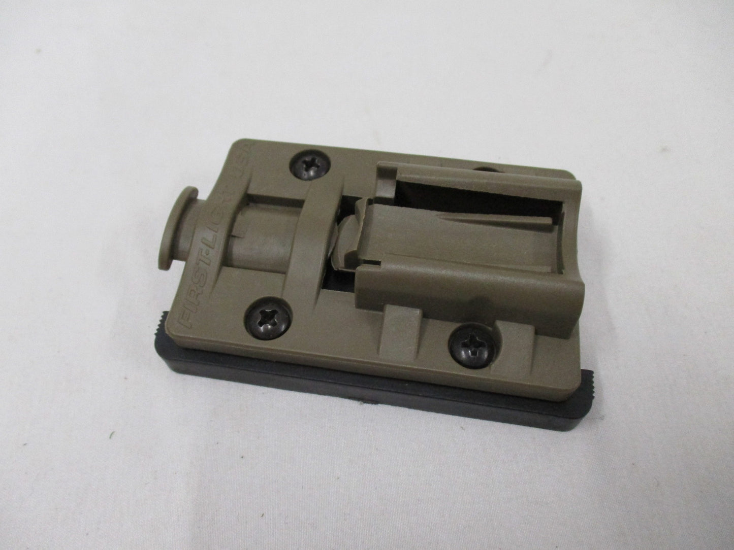 USED FIRST LIGHT TOMAHAWK T-MAX TORQ TRS MOLLE BLADE MOUNT ADAPTER COYOTE TAN