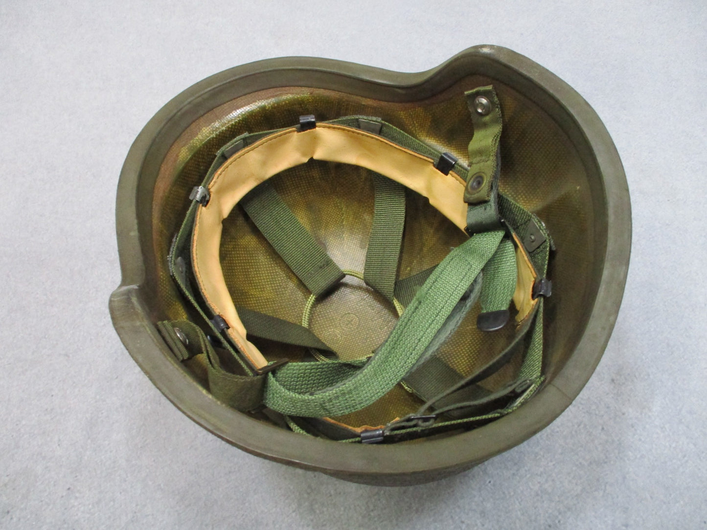 USGI PASGT Made with Kevlar Ballistic Helmet Medium OD Green Military Surplus
