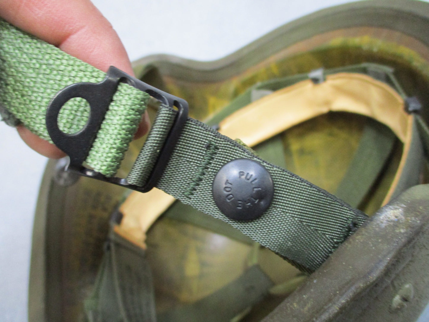 USGI PASGT Made with Kevlar Ballistic Helmet Medium OD Green Military Surplus