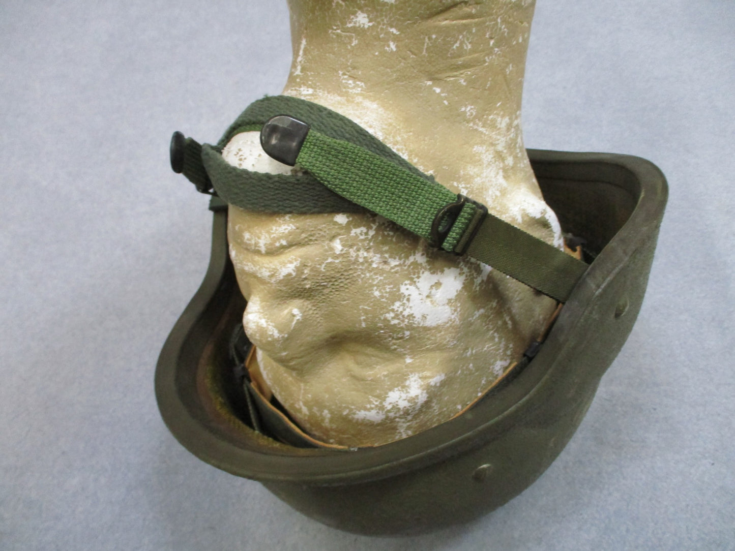 USGI PASGT Made with Kevlar Ballistic Helmet Medium OD Green Military Surplus