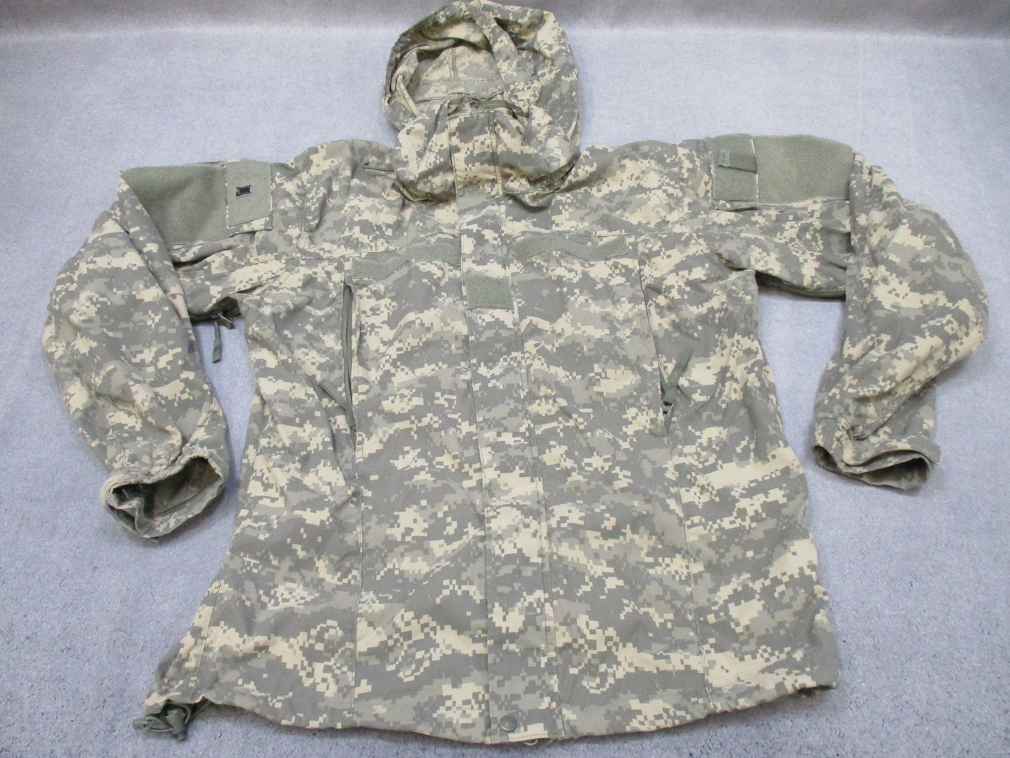ARMY ISSUE TOP ACU DIGITAL SOFT SHELL JACKET GEN 3 PARKA SMALL/LONG LEVEL 5 - Centex Military Gear