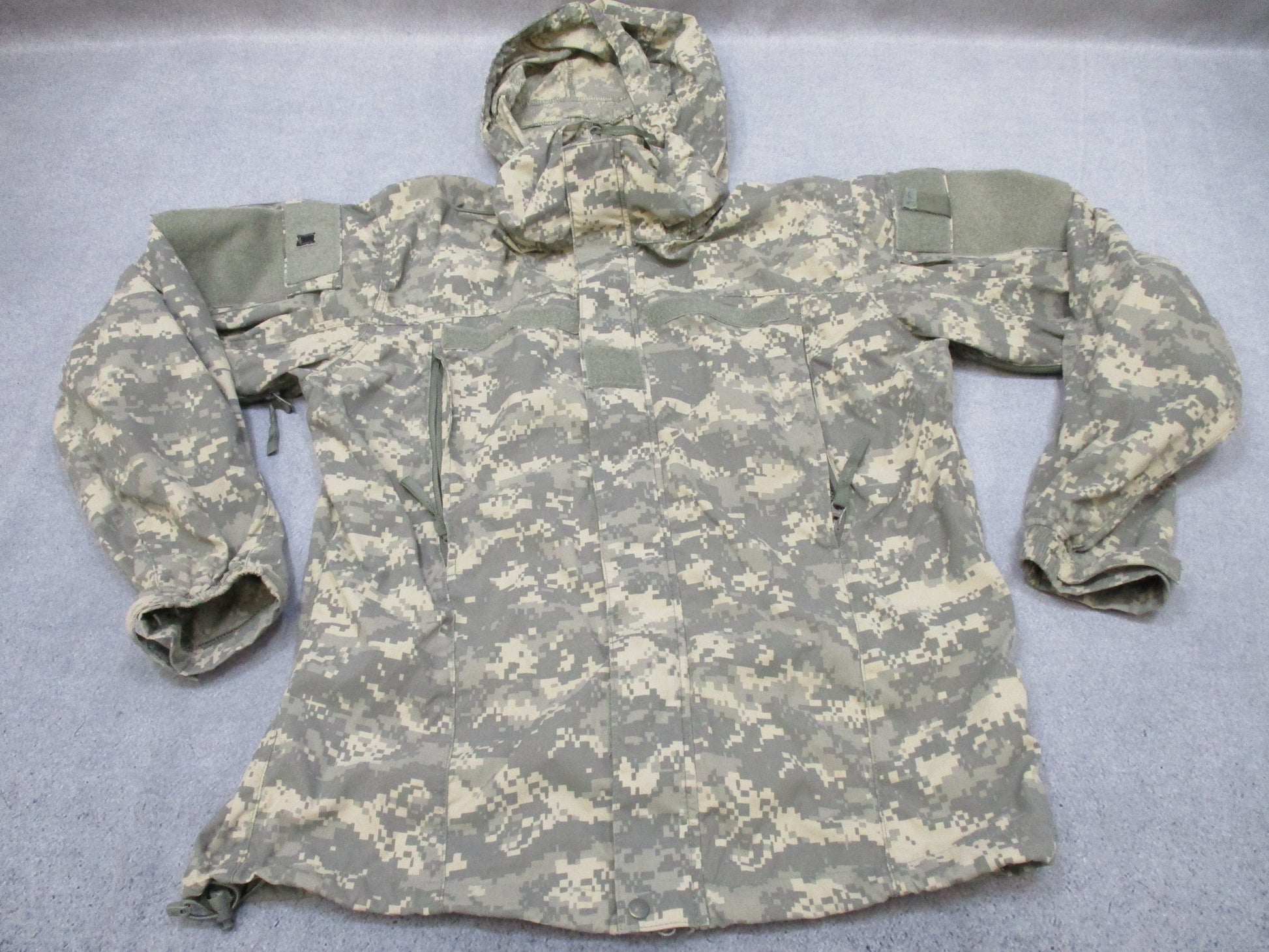 ARMY ISSUE TOP ACU DIGITAL SOFT SHELL JACKET GEN 3 PARKA SMALL/LONG LEVEL 5 - Centex Military Gear