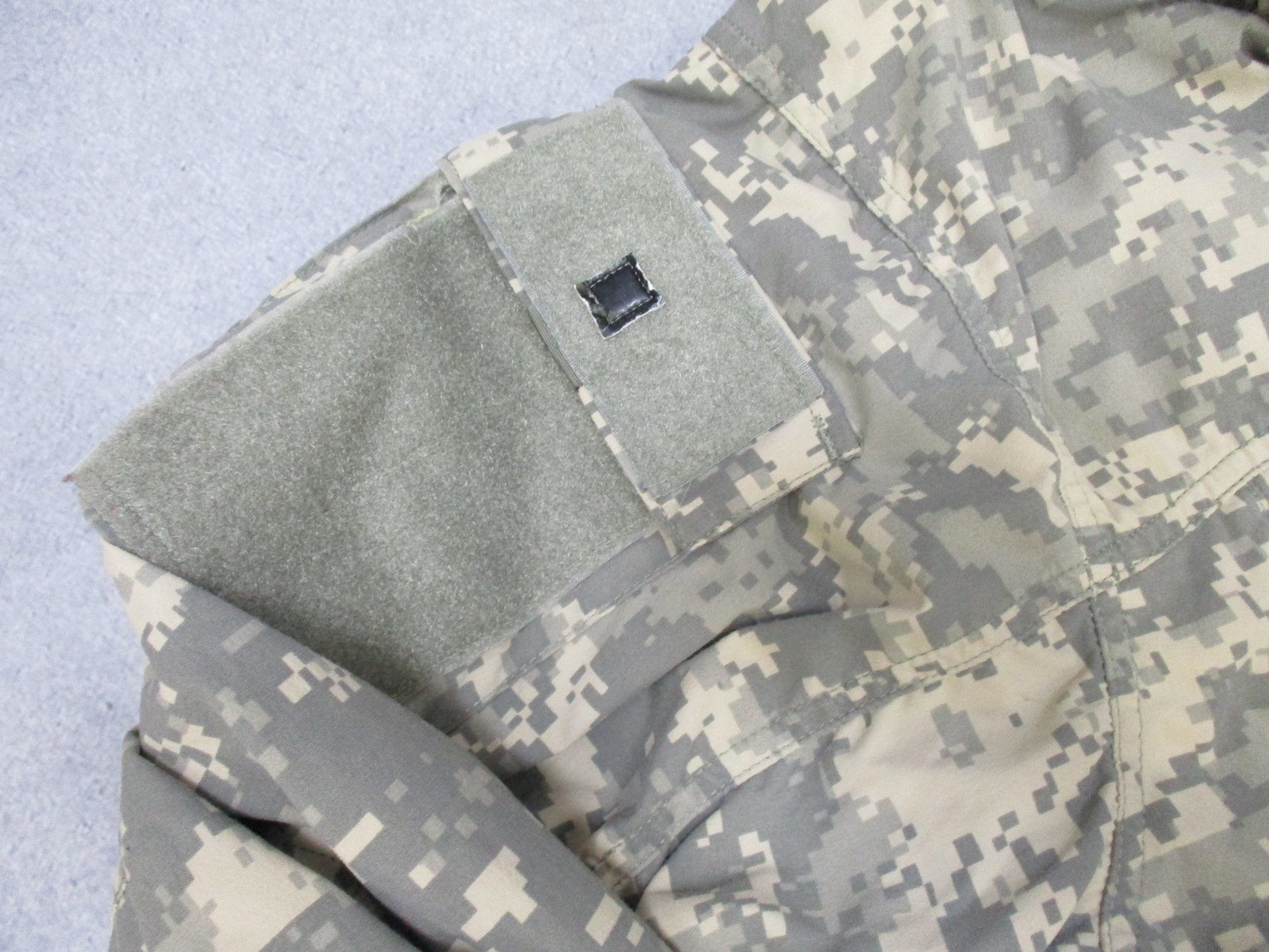 ARMY ISSUE TOP ACU DIGITAL SOFT SHELL JACKET GEN 3 PARKA SMALL/LONG LEVEL 5 - Centex Military Gear