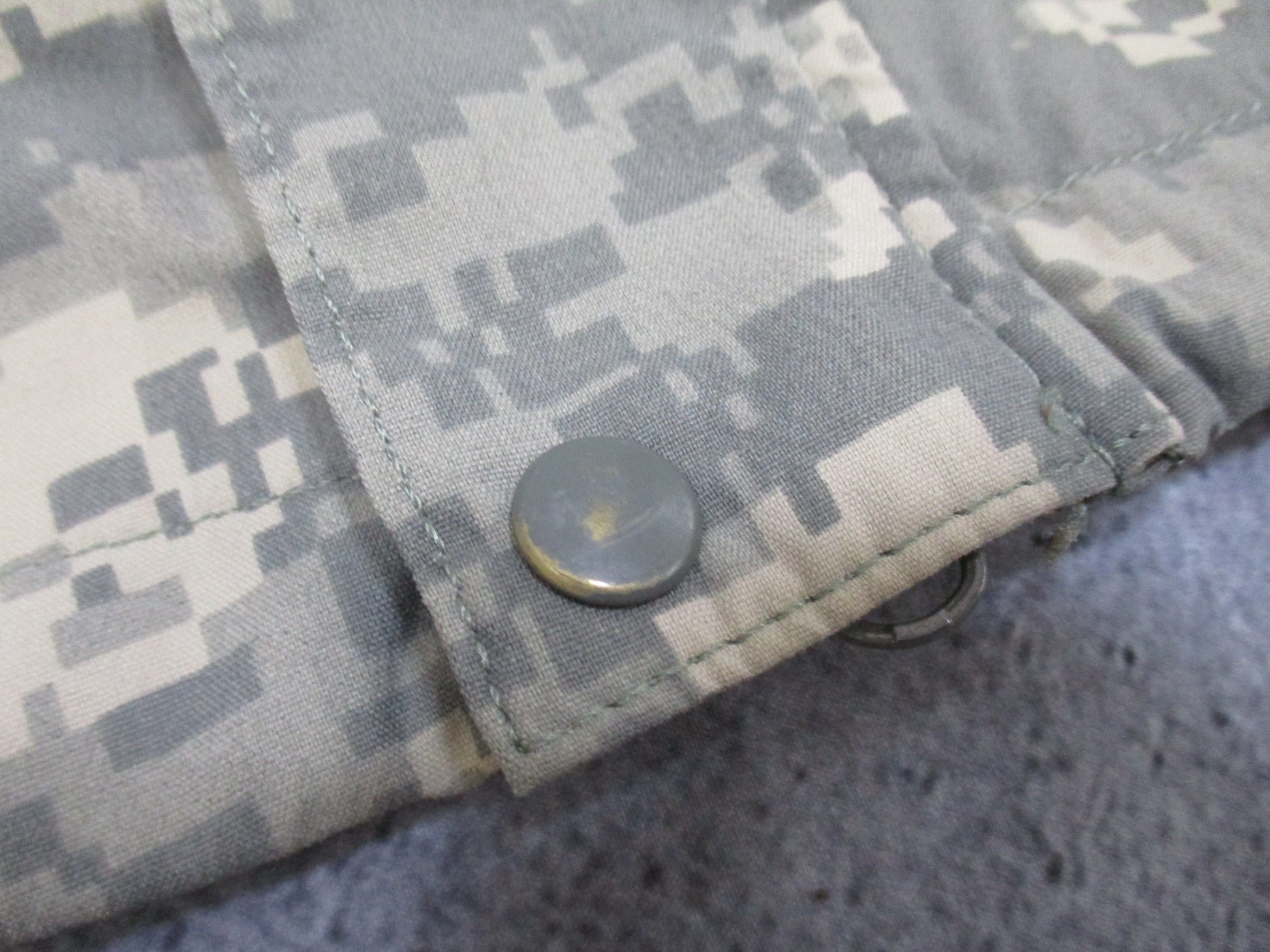 ARMY ISSUE TOP ACU DIGITAL SOFT SHELL JACKET GEN 3 PARKA SMALL/LONG LEVEL 5 - Centex Military Gear