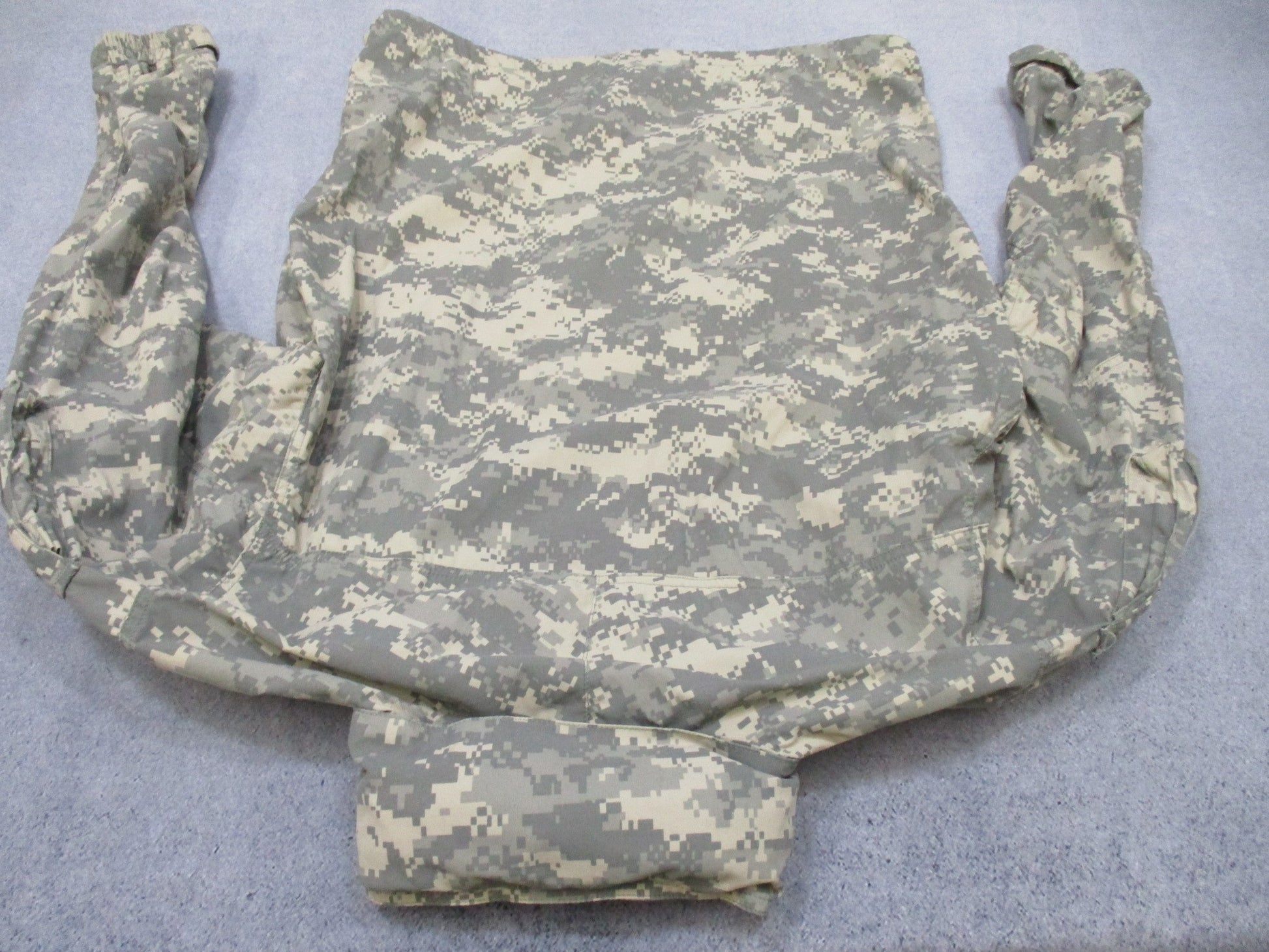 ARMY ISSUE TOP ACU DIGITAL SOFT SHELL JACKET GEN 3 PARKA SMALL/LONG LEVEL 5 - Centex Military Gear