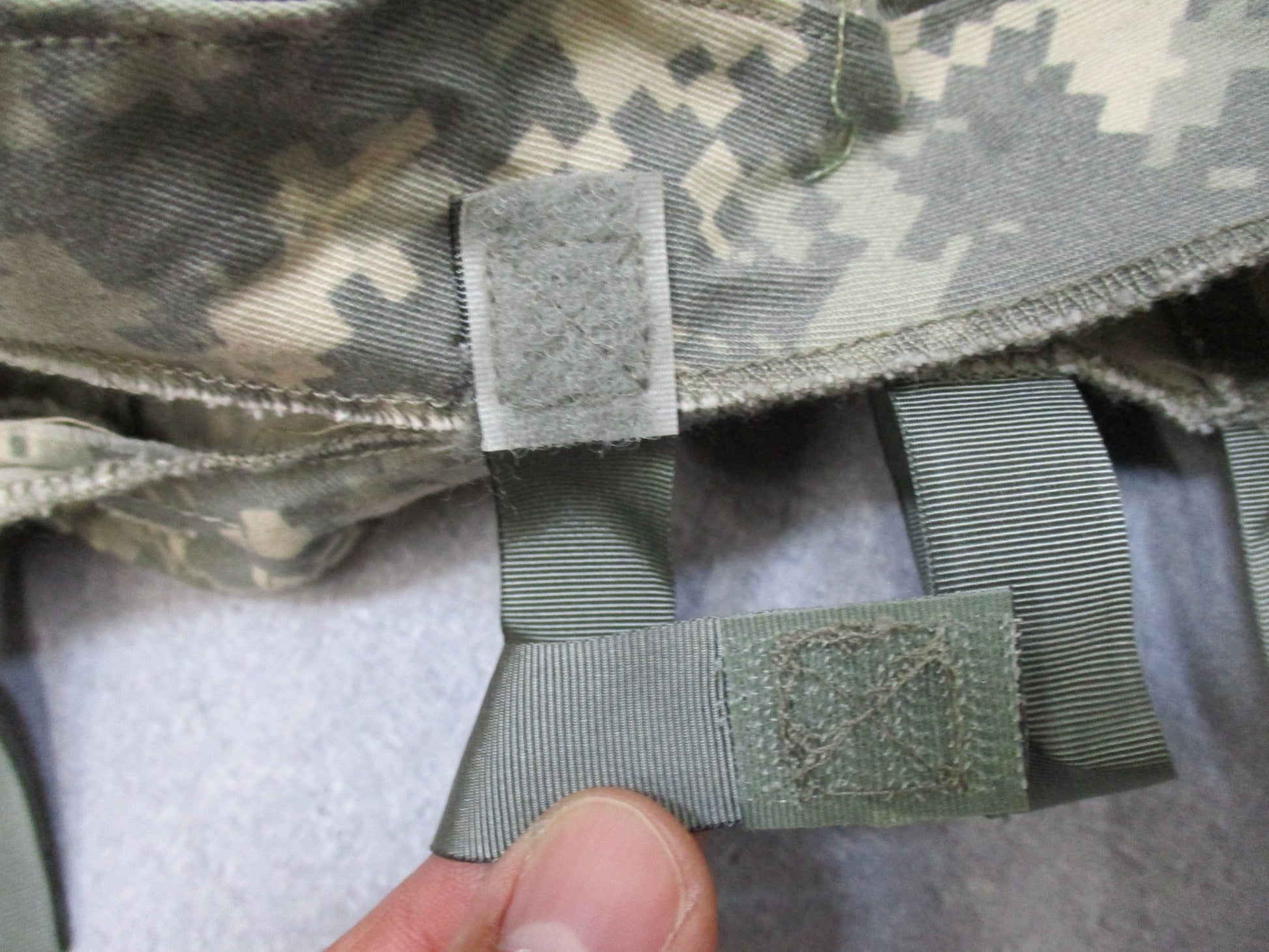 USGI PASGT Helmet Cover – ACU Digital – GWOT Era – Medium/Large - Centex Military Gear