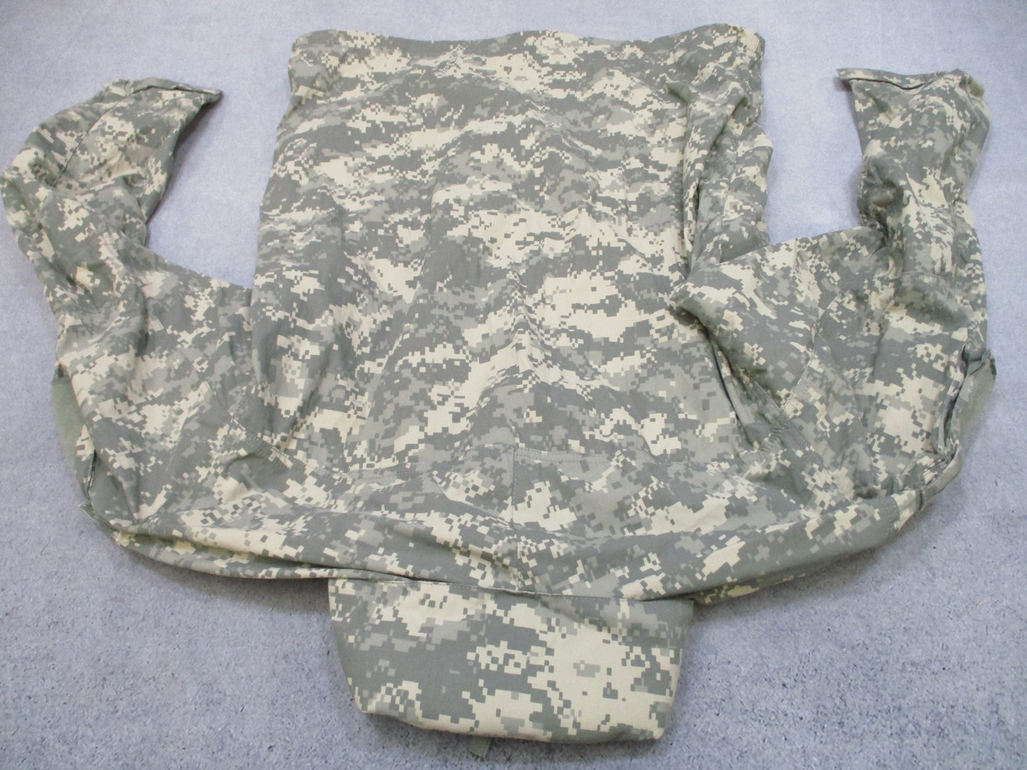 USGI ARMY JACKET SOFT SHELL COLD WEATHER LAYER 5 GEN III SMALL/REGULAR DIGITAL