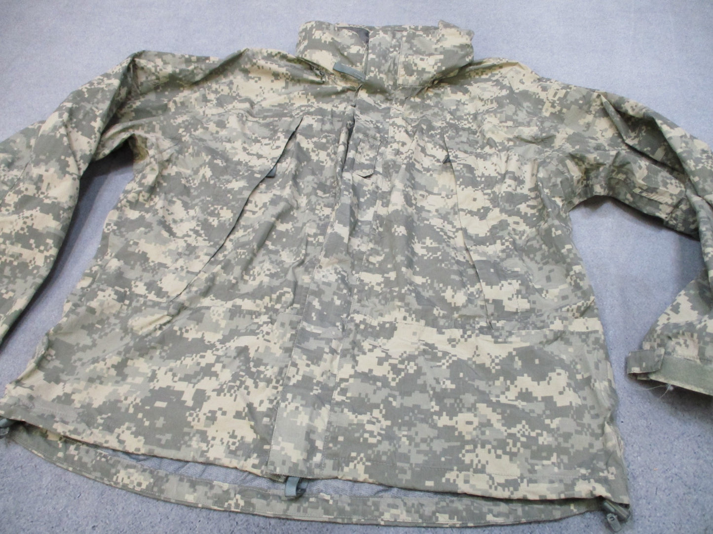 ARMY ACU DIGITAL UCP GEN III LEVEL 6 COLD/WET JACKET SMALL/SHORT GORE-TEX TOP