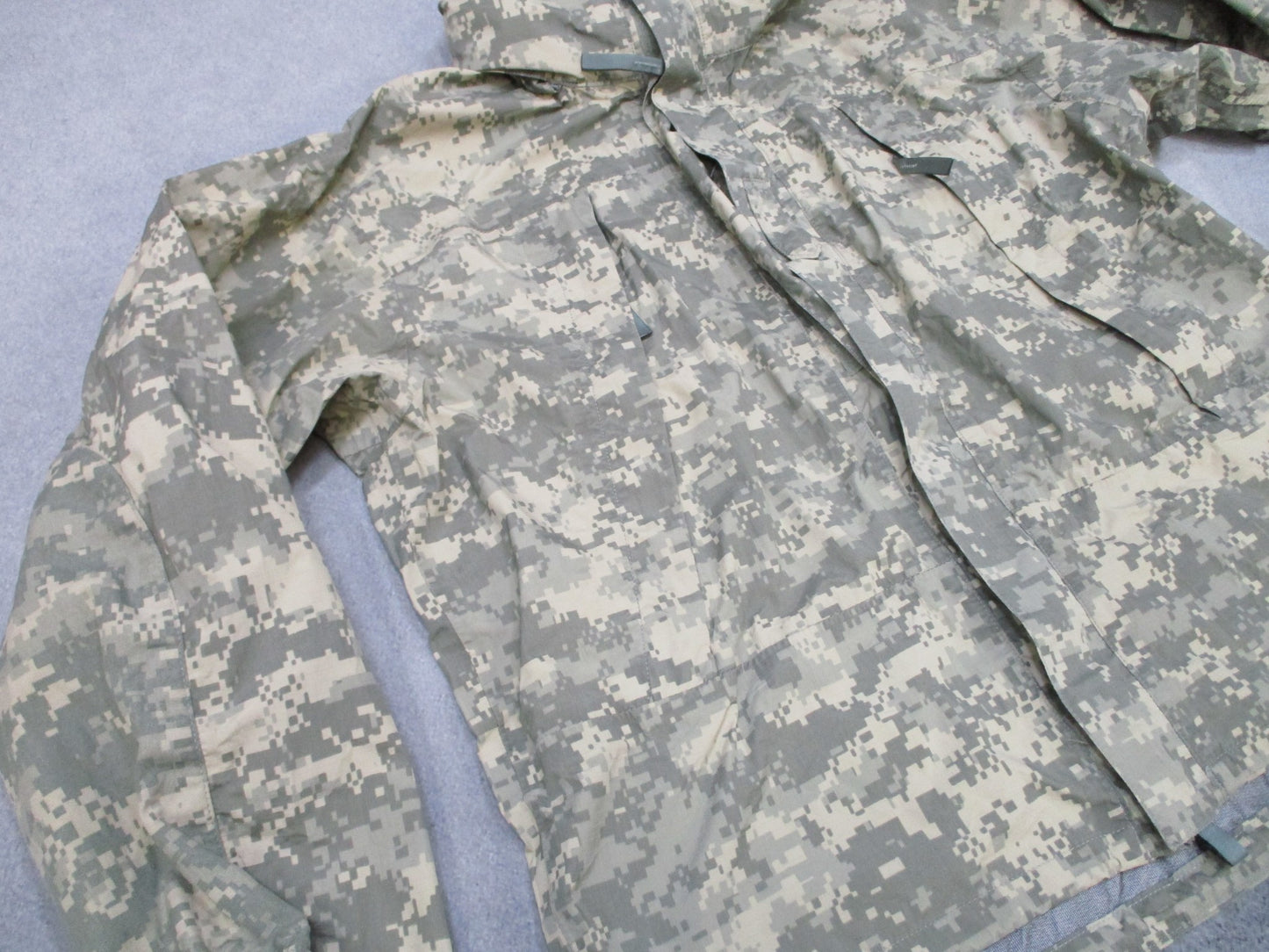 ARMY ACU DIGITAL UCP GEN III LEVEL 6 COLD/WET JACKET SMALL/SHORT GORE-TEX TOP