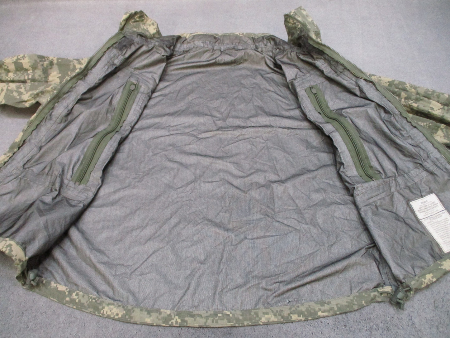 ARMY ACU DIGITAL UCP GEN III LEVEL 6 COLD/WET JACKET SMALL/SHORT GORE-TEX TOP