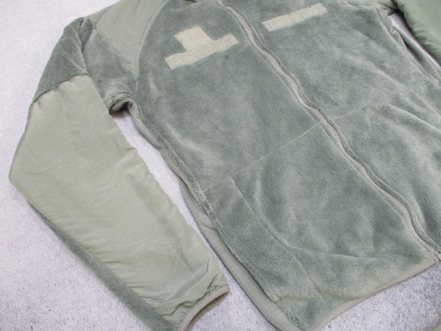 ARMY ISSUE FLEECE JACKET SMALL/REGULAR GEN 3 POLARTEC FOLIAGE GREEN ACU UCP