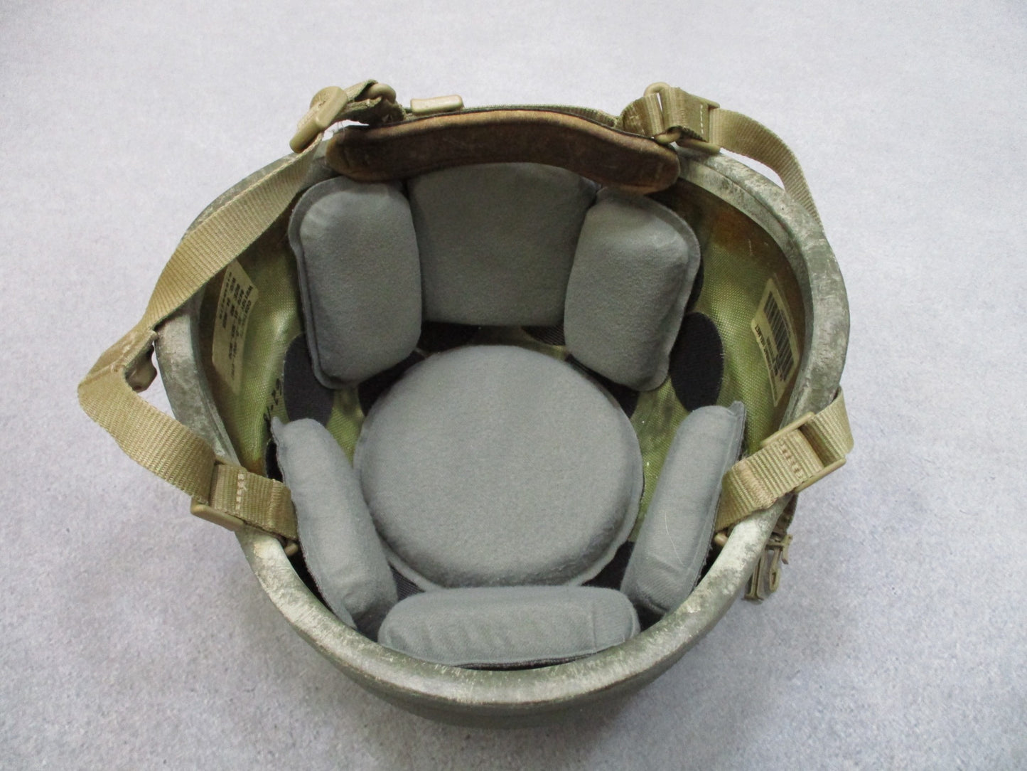 * US Army ACH Helmet Made With Kevlar Medium BAE Systems 8470-01-523-0070 * BAE
