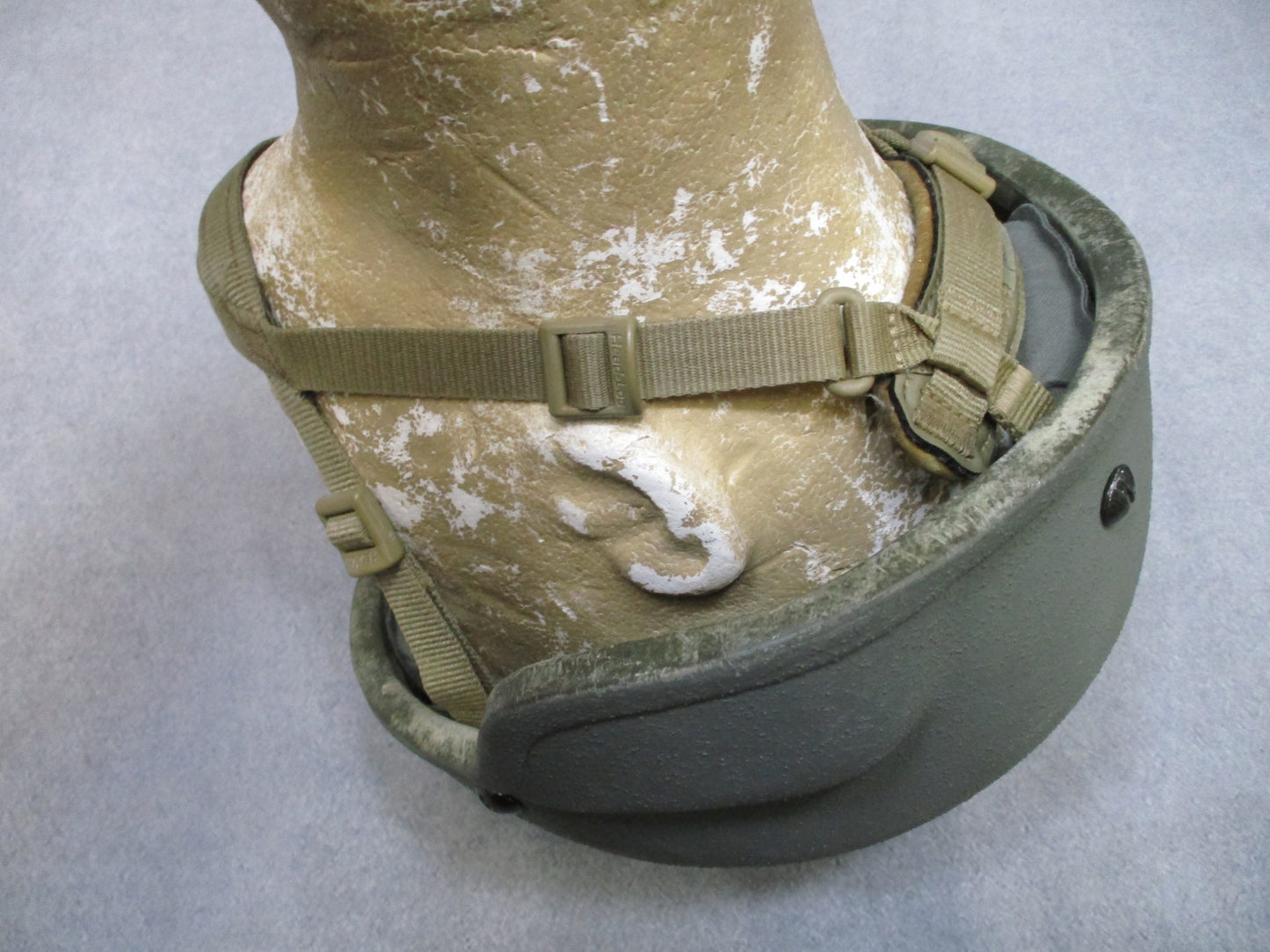 * US Army ACH Helmet Made With Kevlar Medium BAE Systems 8470-01-523-0070 * BAE