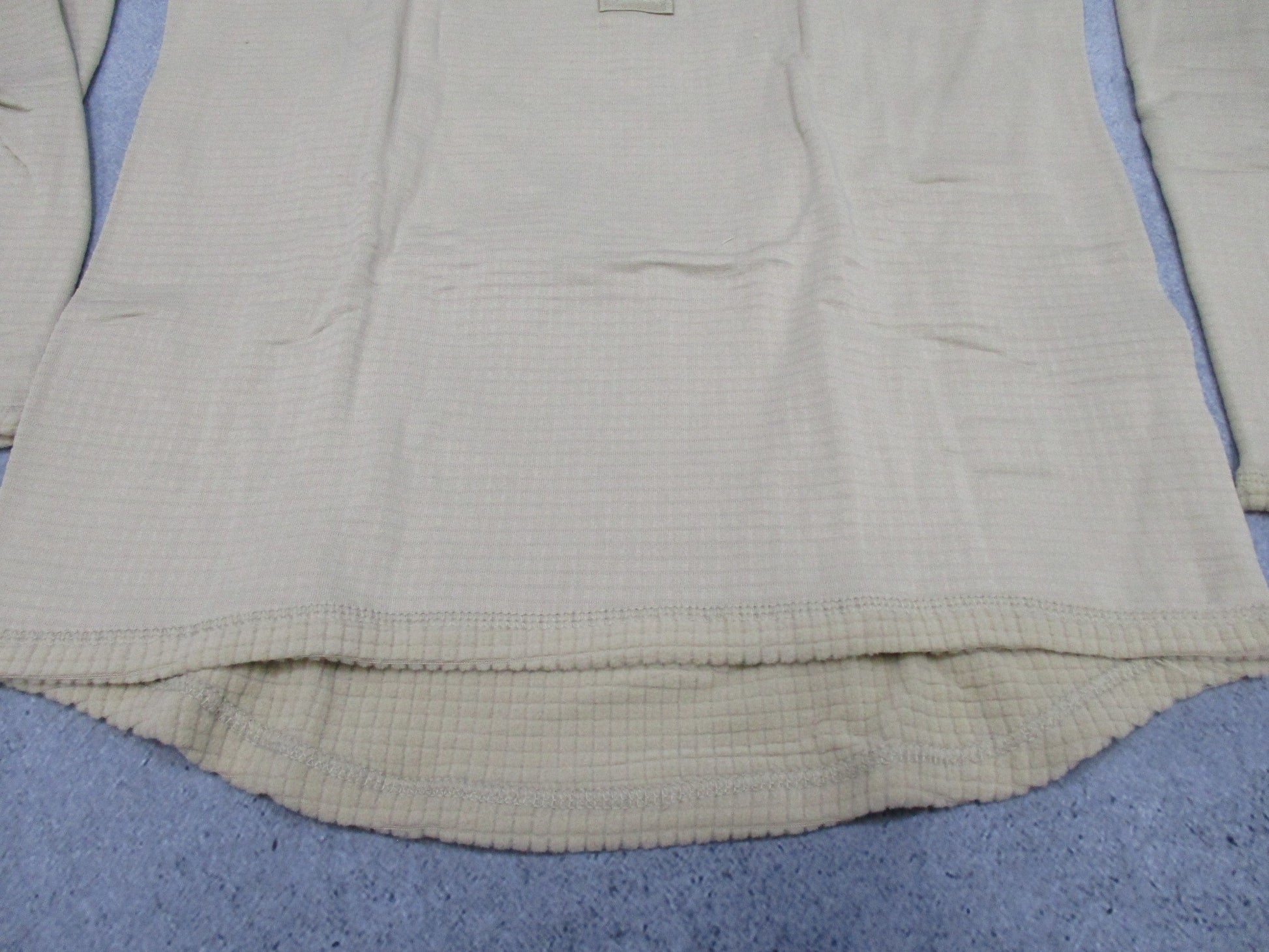 Centex Military Gear Gen III Army tan waffle top mid-weight shirt with long grid fleece design, size small.