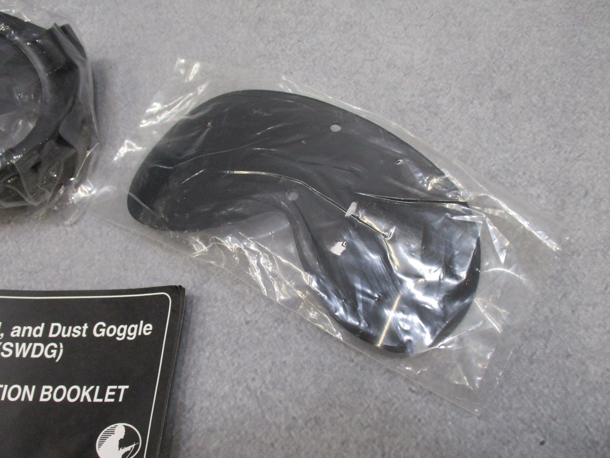 Centex Military Gear vintage USGI goggles with two lens kit, designed for sun, wind, and dust protection.