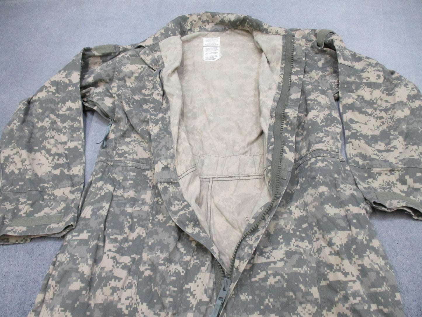 US Army mechanic coveralls Type III UCP ACU digital in X-Large, featuring a durable, camouflaged design.