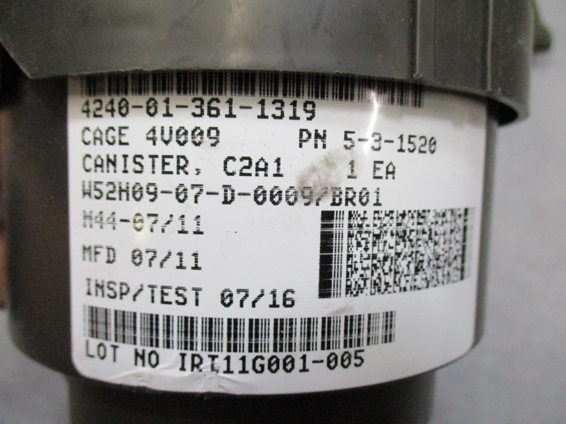 Centex Military Gear M40 gas mask with clear and dark lenses, medium size, includes bag and 40mm C2A1 filter, military style.