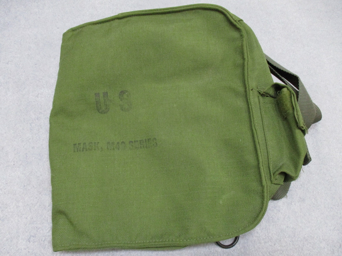 Centex Military Gear M40 gas mask with clear and dark lenses, medium size, includes carrying bag and 40mm C2A1 filter.