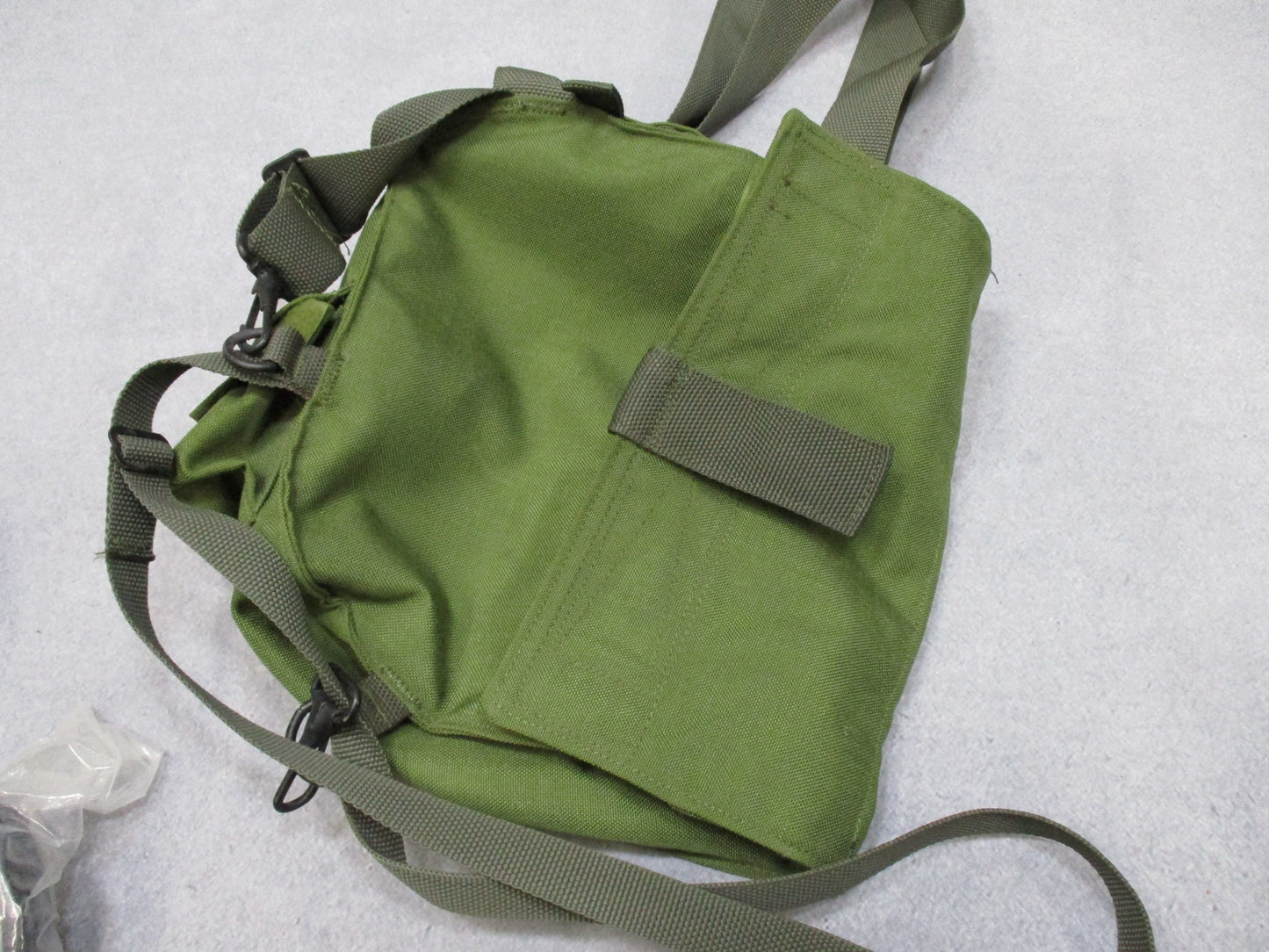 Centex Military Gear M40 gas mask with clear and dark lenses, medium size, includes bag and 40mm C2A1 filter.