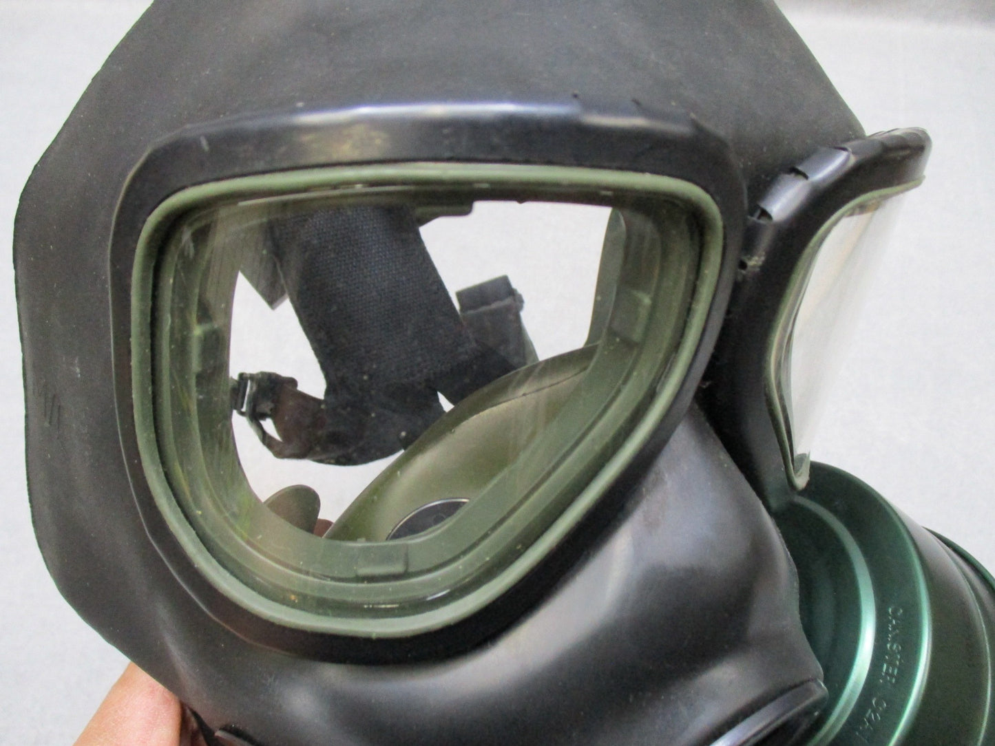 Centex Military Gear M40 gas mask with clear and dark lenses, medium size, includes bag and 40mm C2A1 filter.