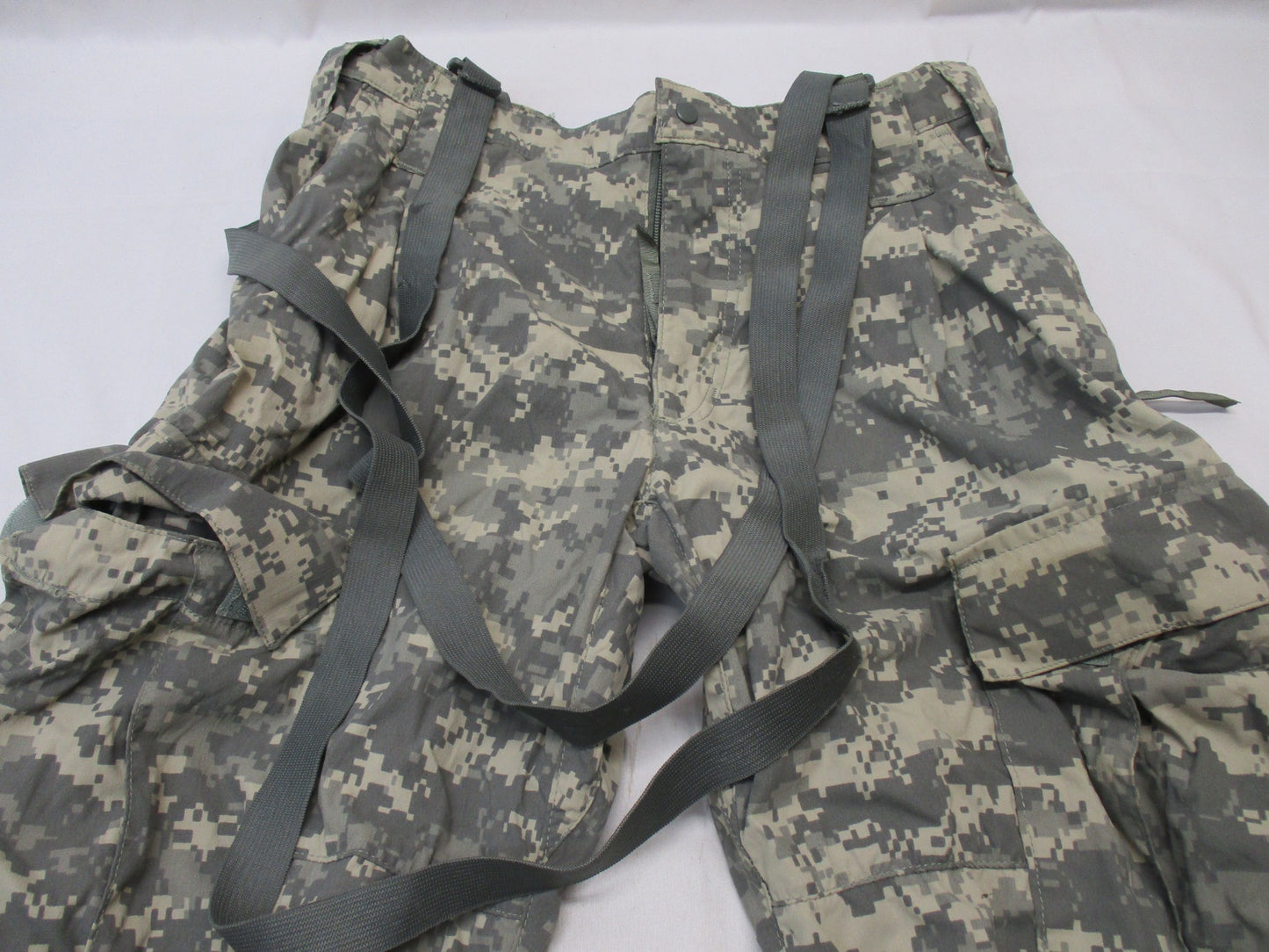 USED ARMY ACU DIGITAL LEVEL 5 SOFT SHELL TROUSER COLD WEATHER PANTS MEDIUM/REG