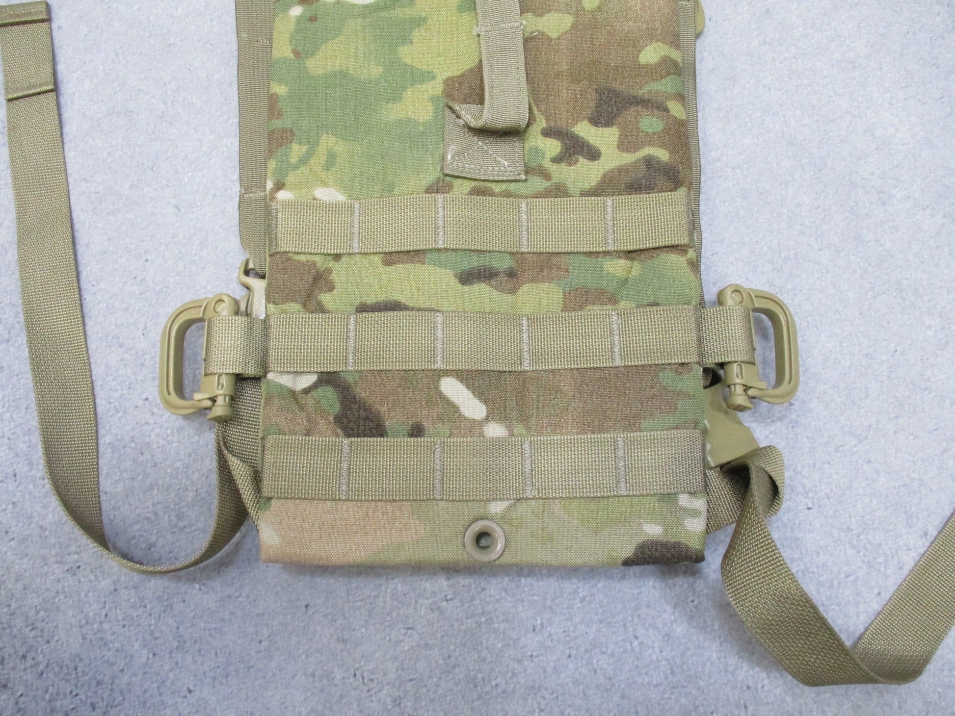 ARMY ISSUE MOLLE HYDRATION SYSTEM CAMELBAK WATER PACK W/ BLADDER MULTICAM OCP - Centex Military Gear