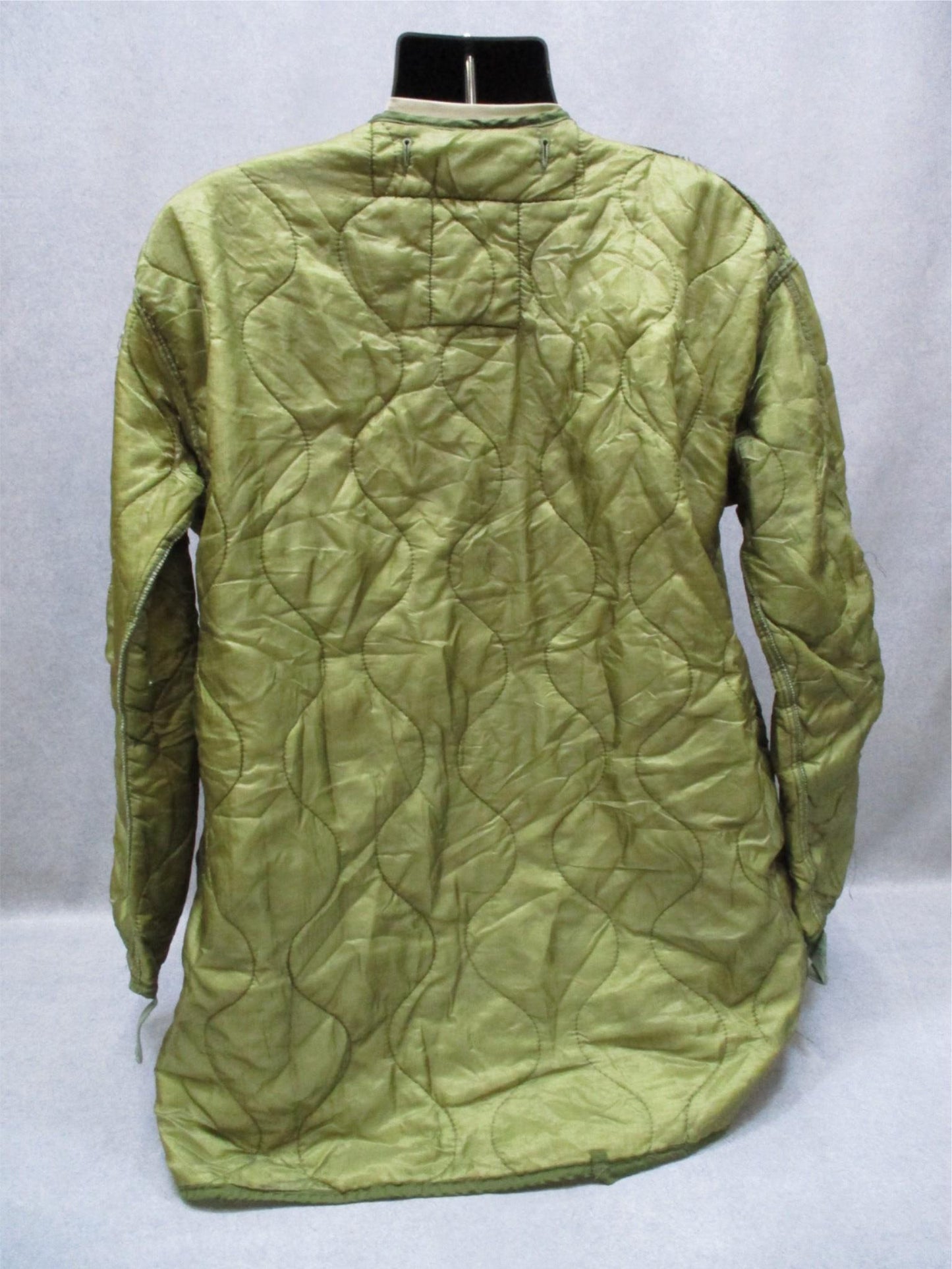 USED ARMY DRMO USGI MILITARY FISHTAIL PARKA LINER OD GREEN QUILTED INSERT SMALL - Centex Military Gear