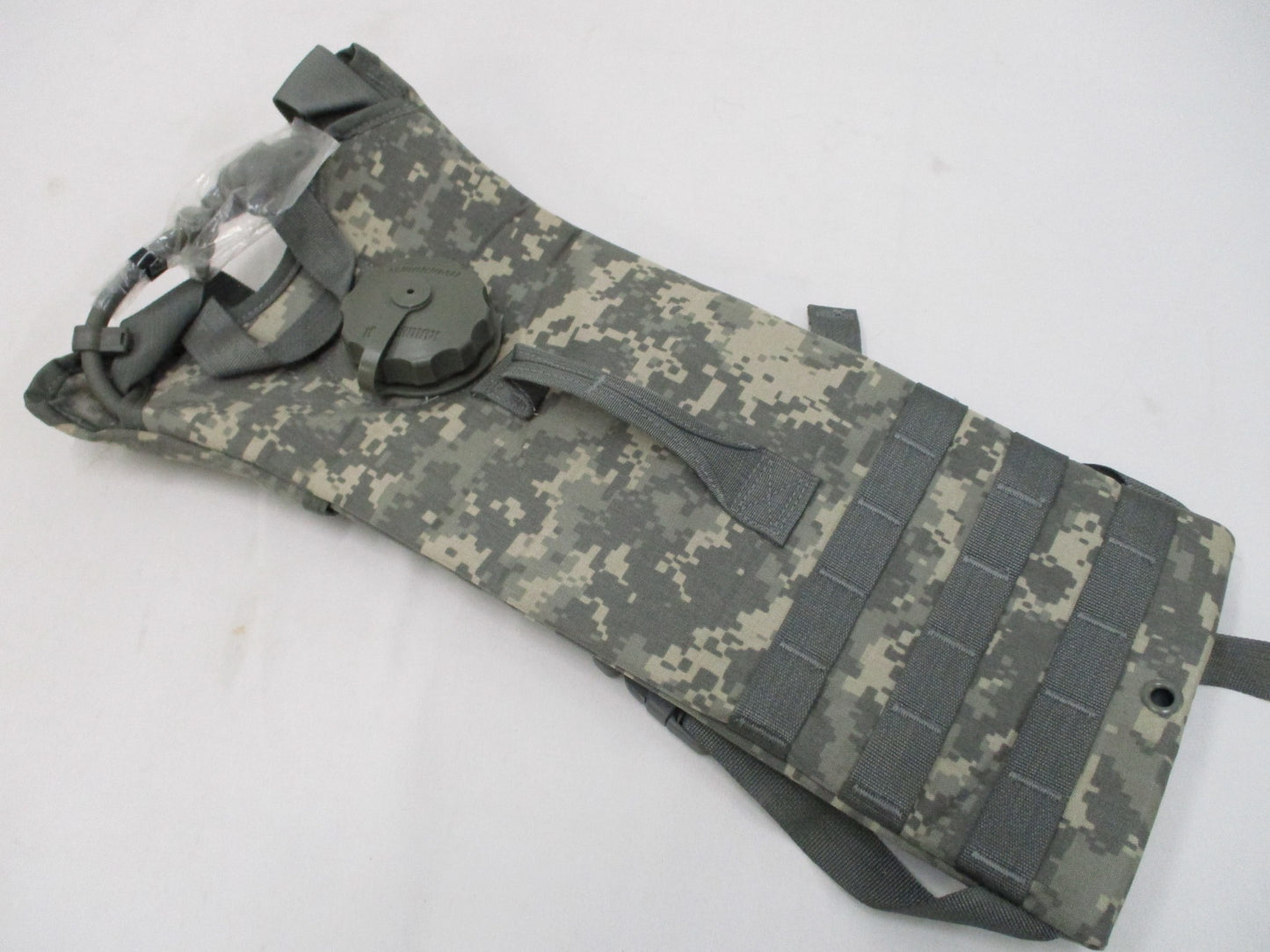 NEW ARMY ACU DIGITAL HYDRATION SYSTEM CARRIER W/ BLADDER PACK 8465-01-524-8362