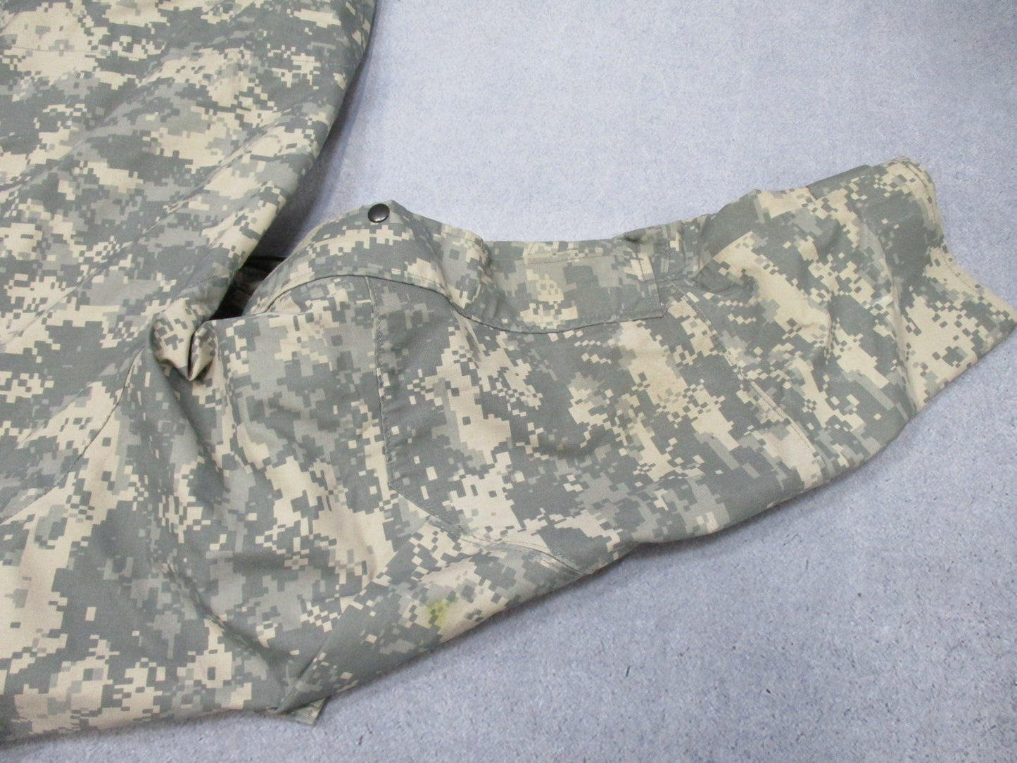 USGI Army ACU digital camouflage Cold/Wet Weather GORE-TEX jacket, large/regular size, by Centex Military Gear.